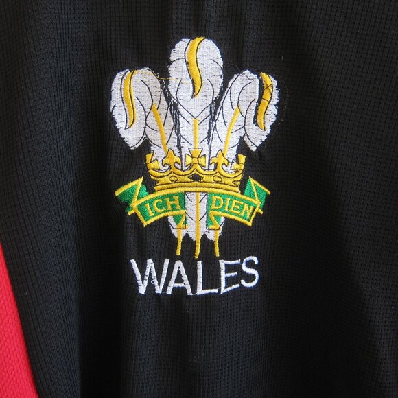 WALES, ICH DIEN, PRINCE OF WALES, POLYESTER PULLOVER POLO SHIRT - NEW - SZ LARGE - Picture 2 of 4